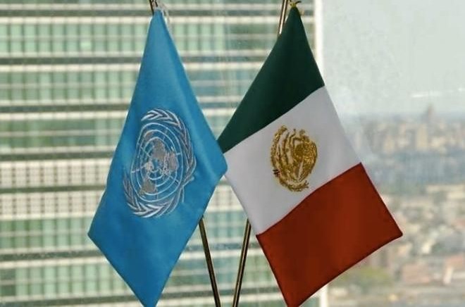 Banderas de ONU y México